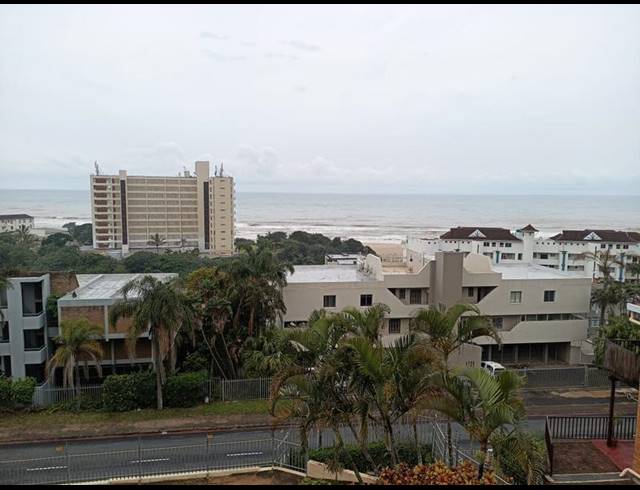 3 BEDROOM APARTMENT FOR SALE IN MARGATE BEACH